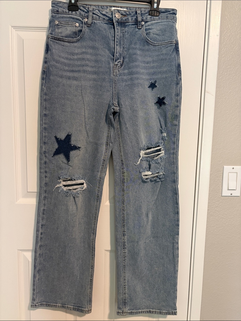 Madden Girl Light Blue Straight-Leg Jeans with Star Appliqués